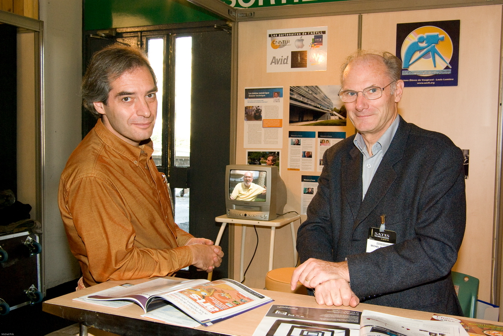 Bertrand Boutillier et Michel Baptiste sur le stand de l'association