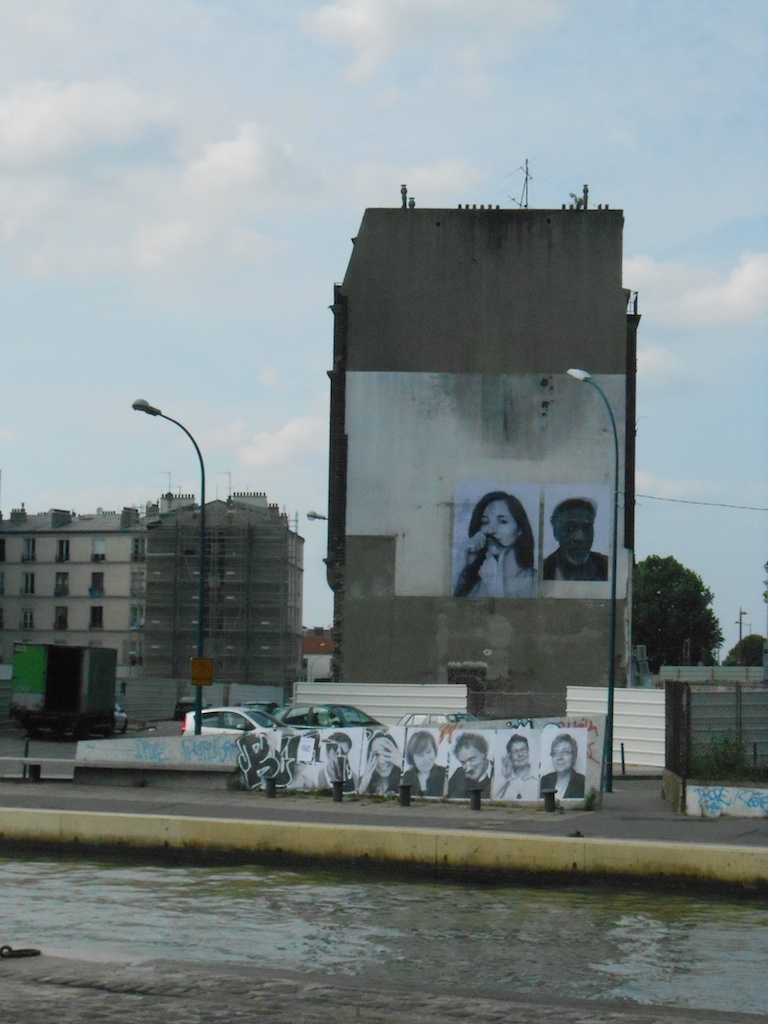 A l'angle de la rue Danton