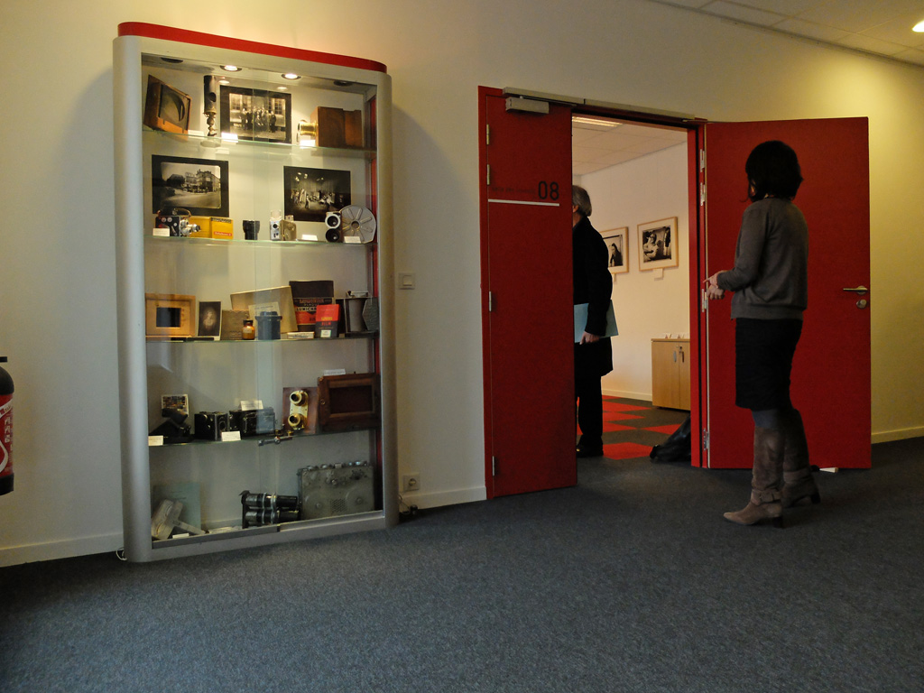 La vitrine à côté de la salle du Conseil