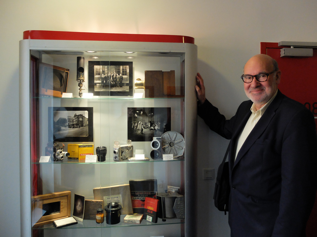 L&rsquo;Ecole expose ses « trésors » dans une vitrine remise par l&rsquo;Association.