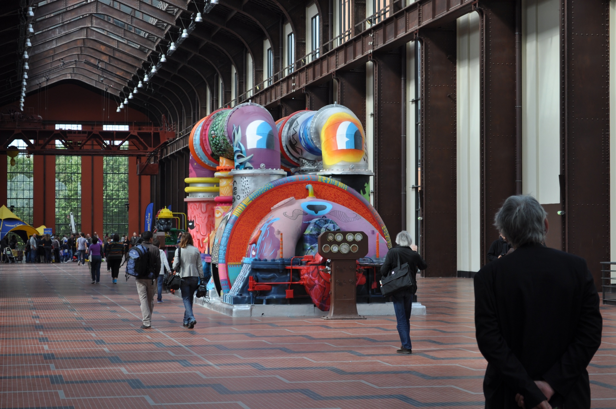 Le grand hall de la Cité du Cinéma